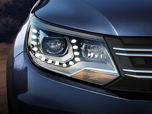 2016 VW Tiguan Headlight Detail