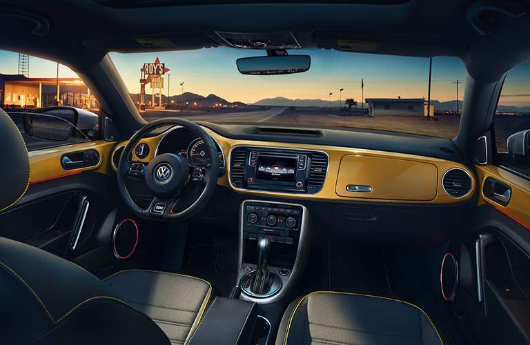 2018 Volkswagen Beetle Steering and Dashboard
