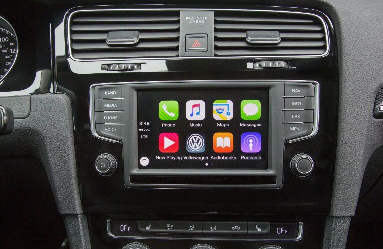 2017 Golf SportWagen Apple CarPlay