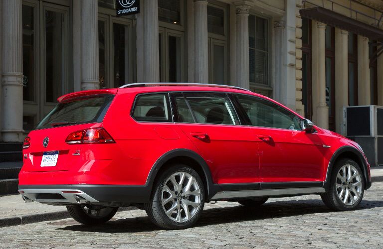 2017 Golf Alltrack body cladding