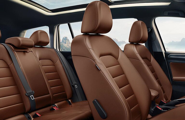 Tan leather seats in the 2019 Volkswagen Golf Alltrack