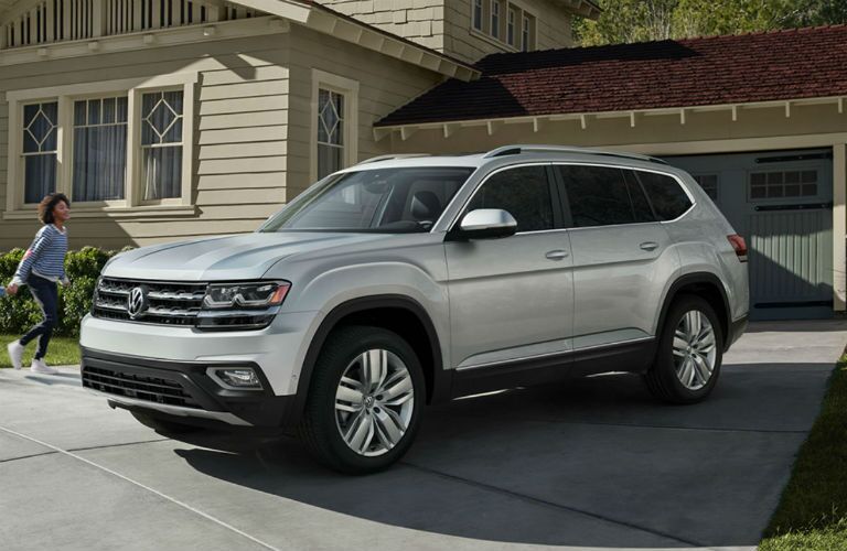 Side view of a 2018 VW Atlas