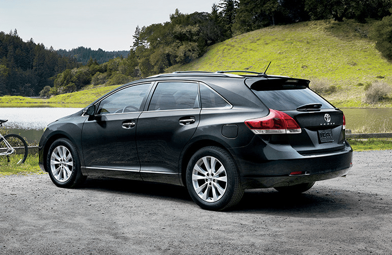 Toyota Venza Side and rear View in Navy