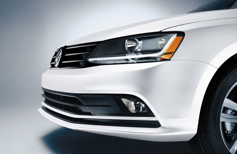 Close up of the 2017 Volkswagen Jetta's grille