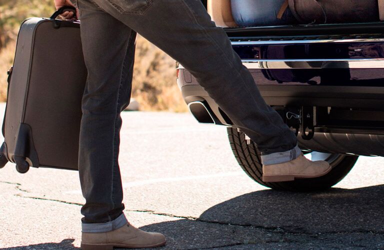 Does the 2017 VW Touareg have a liftgate?