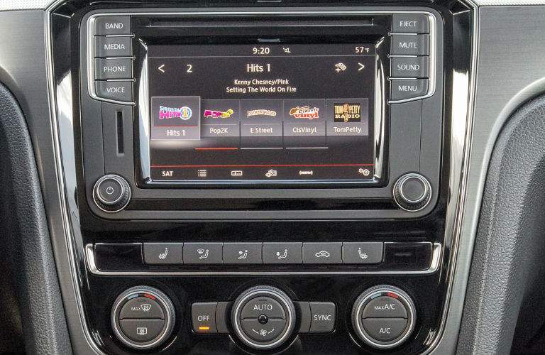 2018 Volkswagen Passat 6.3 inch touchscreen system