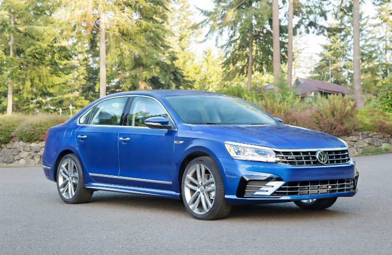 Blue R-Line 2018 Volkswagen Passat
