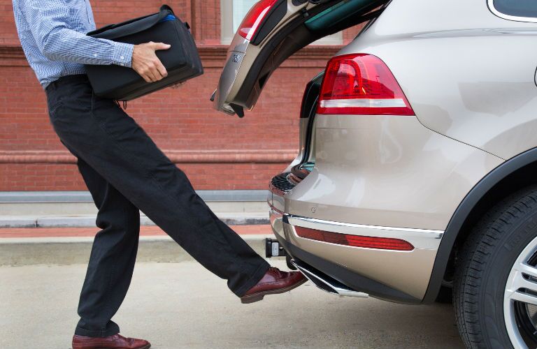 hands free hatch 2016 Volkswagen Touareg