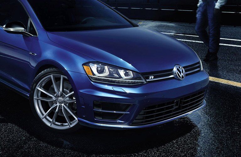 2017 Volkswagen Golf R Grille Design