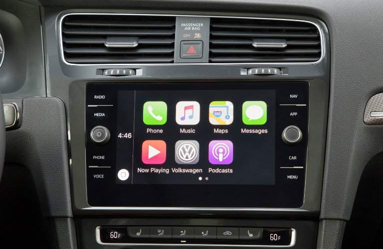 2018 Volkswagen Golf Alltrack infotainment system screen