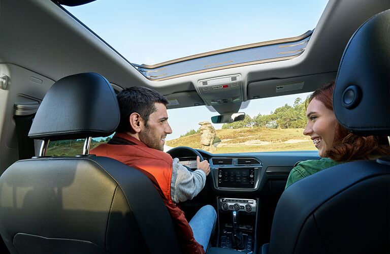 2020 Volkswagen Tiguan passengers talking