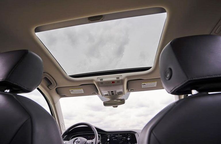 2020 Volkswagen Jetta sunroof view