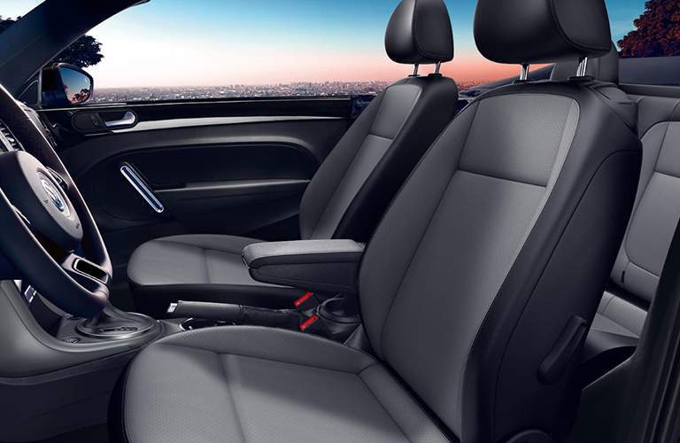 2018 Volkswagen Beetle Convertible front seats