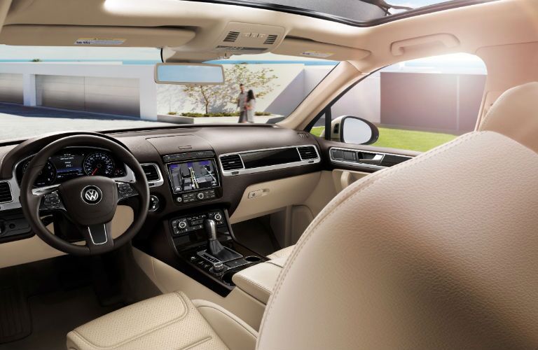 Touareg leather command center