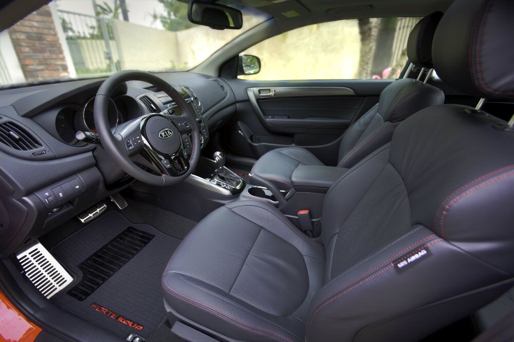 2016 Kia Forte Koup Interior
