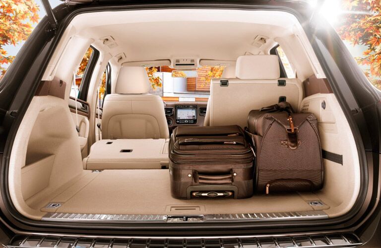 2017 Volkswagen Touareg cargo room