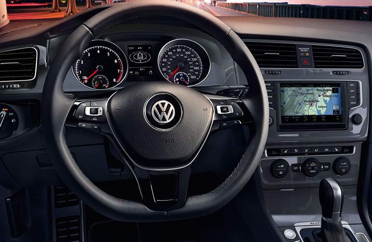 Steering wheel of 2018 Volkswagen Golf Alltrack