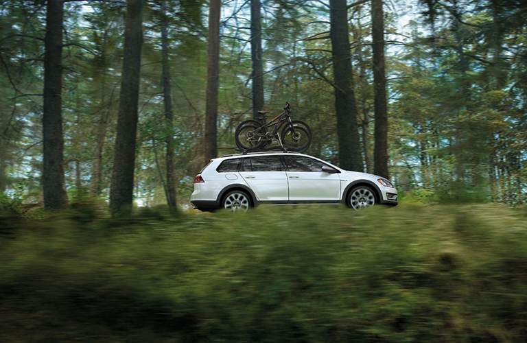 2018 Volkswagen Golf Alltrack with bikes on roof