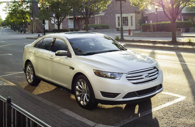 2017 Ford Taurus front side exterior