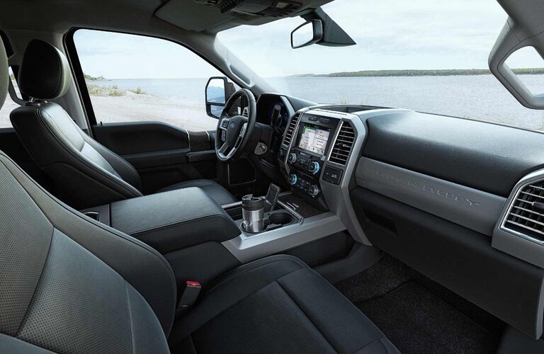 2018 Ford F-350 front passenger seats