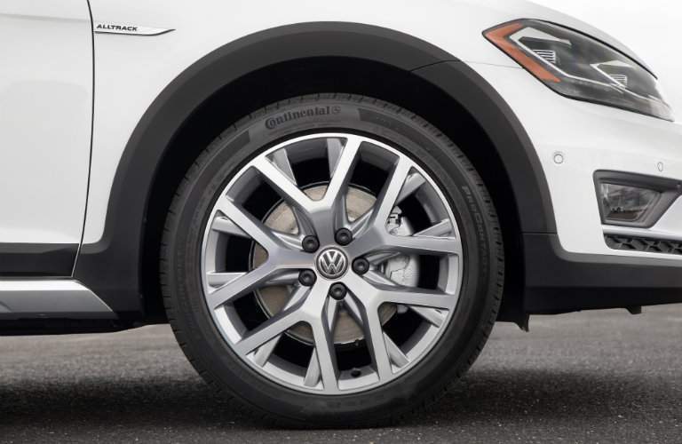 2018 Volkswagen Golf Alltrack wheel