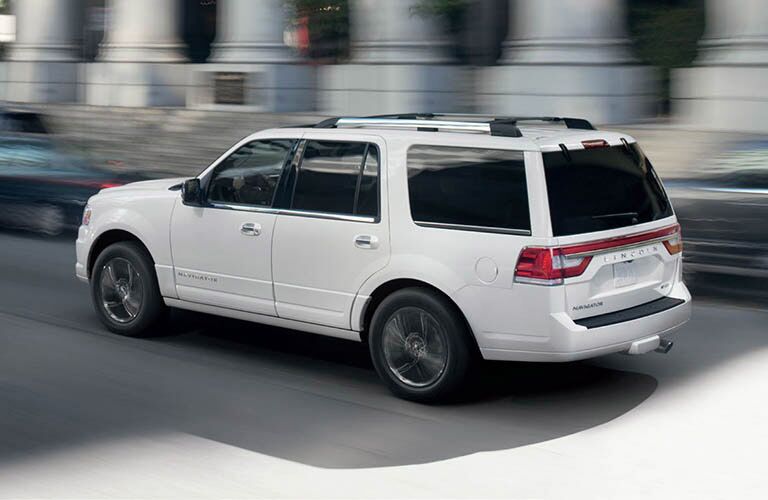 Used Lincoln Navigator side rear view