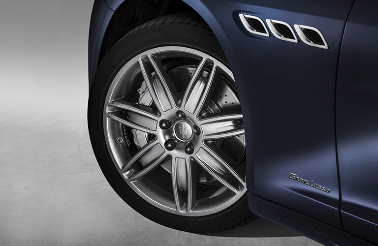 Maserati Quattroporte wheel design