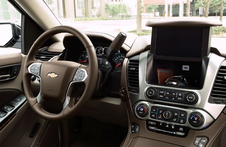 Steering wheel and center touchscreen of 2019 Chevrolet Tahoe