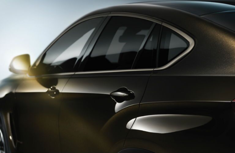 Exterior side view BMW X6