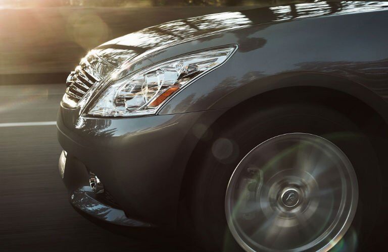 Used INFINTI Q40 front end zoom in
