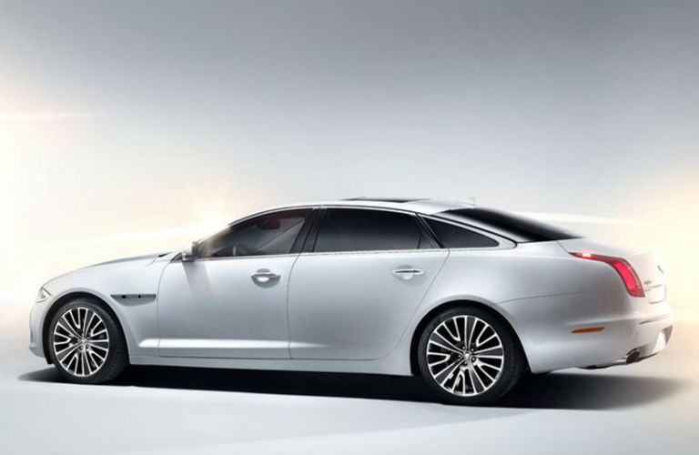 For a new look, give a used Jaguar XJ in Dallas TX a try.