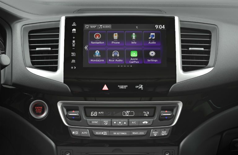 front infotainment screen in the 2018 Honda Pilot