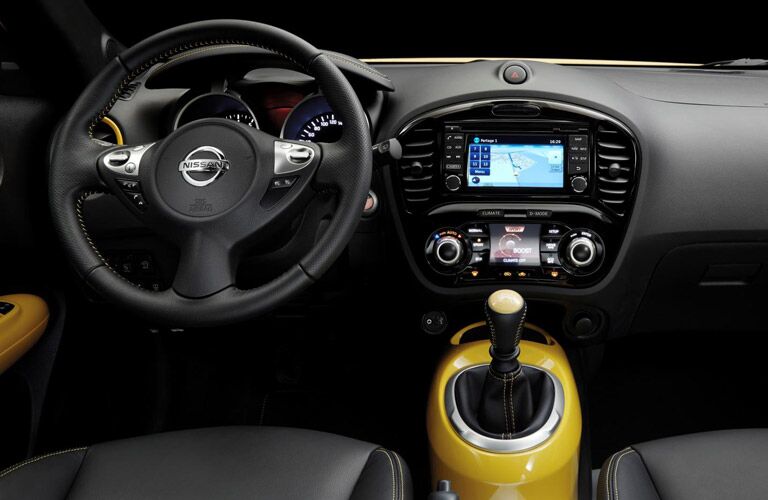 2016 Nissan Juke Rome interior front driver's seat yellow accents