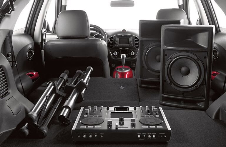 2016 Nissan Juke Rome interior cargo storage red accents