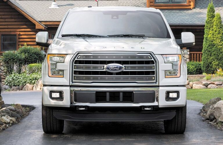 grille-view of the 2016 Ford F-150 Limited