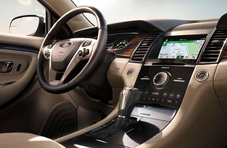 2016 Ford Taurus steering wheel and display