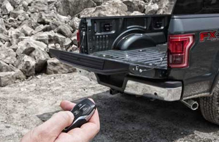 2016 Ford F-150 Lariat remote liftgate