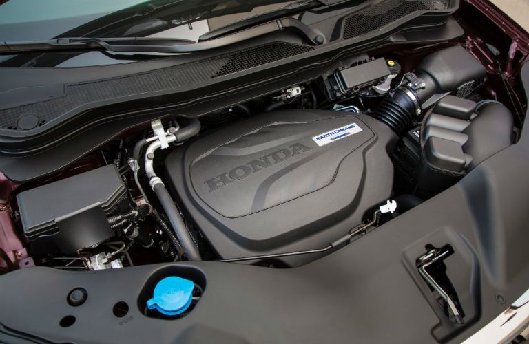A photo of the V-6 engine equipped in the 2019 Ridgeline.
