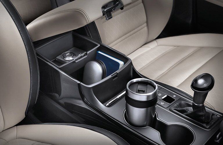 cupholder and console of kia sorento
