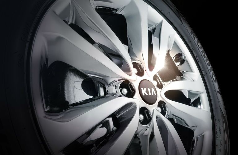 2017 Kia Sedona wheel style
