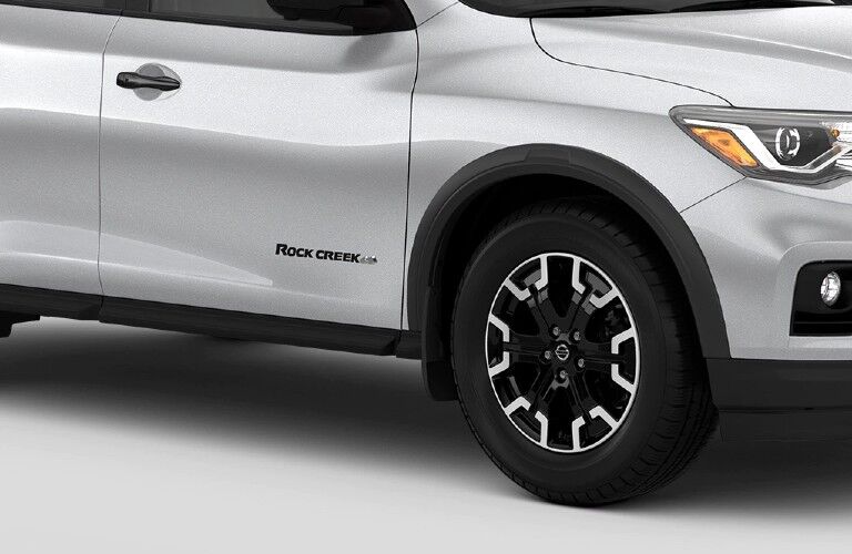 front view of the 2020 Nissan Pathfinder
