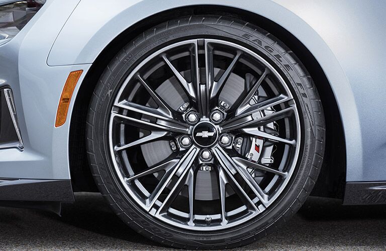 wheel and brakes of the 2017 Chevy Camaro