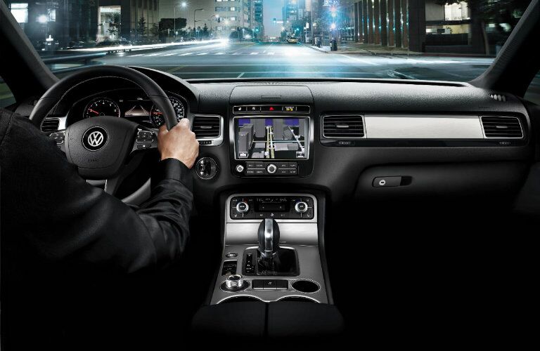 2017 Volkswagen Touareg technology and safety