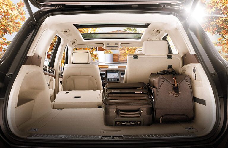 cargo space with seats folded down in vw touareg