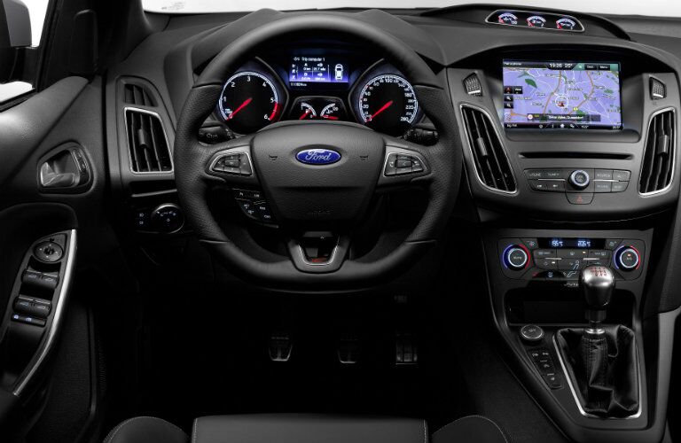 2016 Ford Focus ST interior features and technology