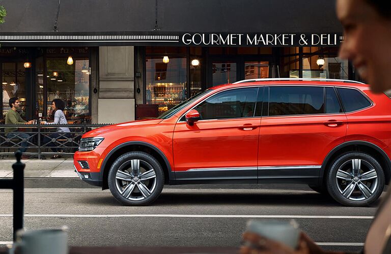 2019 VW Tiguan outside deli