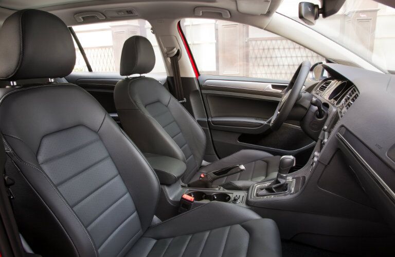 interior and dash of 2017 golf sportwagen alltrack