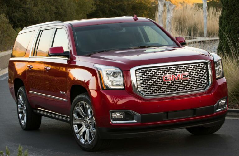 Front profile of 2016 GMC Yukon XL