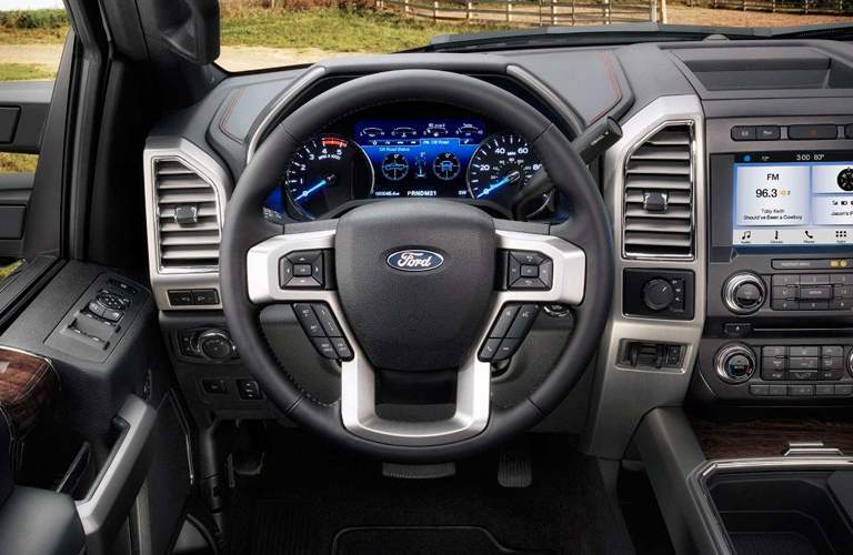 2018 Ford F-250 Super Duty steering wheel and gauge cluster