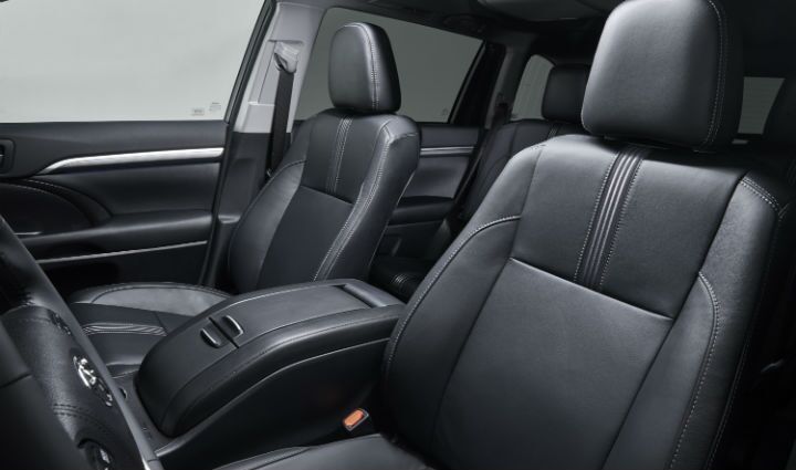New interior features for the 2017 Toyota Highlander in Lima, OH